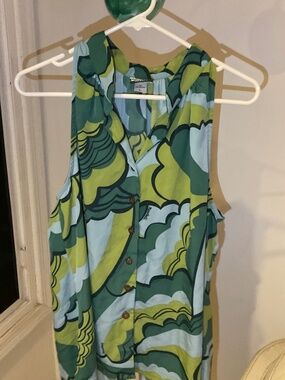 Manuheali’i Beautiful Green Sleeveless Top   Size L